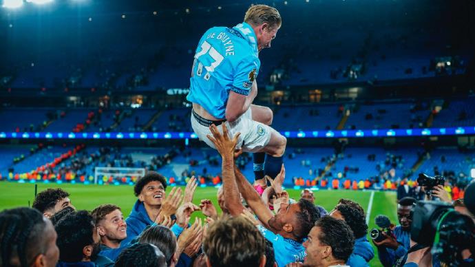 Modric, Muller, De Bruyne, Vardy: Sau hàng ngàn dặm, chúng ta phải nói lời tạm biệt