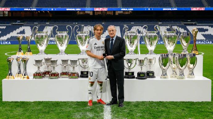 Modric, Muller, De Bruyne, Vardy: Sau hàng ngàn dặm, chúng ta phải nói lời tạm biệt
