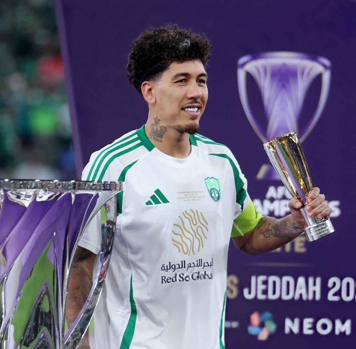Firmino: Tôi nhớ Salah quá, tôi tự hỏi liệu anh ấy có đang theo dõi tôi không
