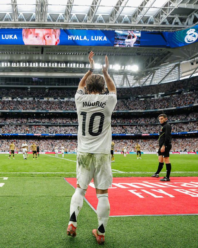 Modric, Muller, De Bruyne, Vardy: Sau hàng ngàn dặm, chúng ta phải nói lời tạm biệt