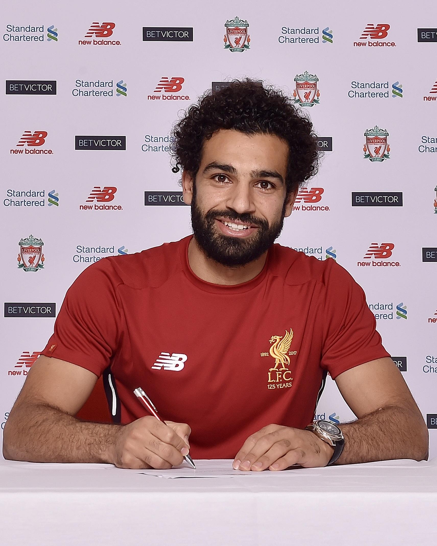 Sự khởi đầu của một huyền thoại! Ngày này 8 năm trước, Salah chuyển đến Liverpool