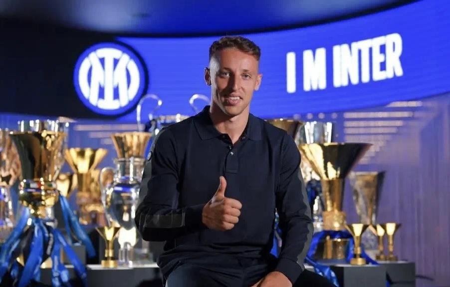 Gazzetta dello Sport: Chivu đến thăm Fratesi trong bệnh viện, nòng cốt mới của Inter Milan kiếm 3,8 triệu euro mỗi năm sau khi gia hạn hợp đồng