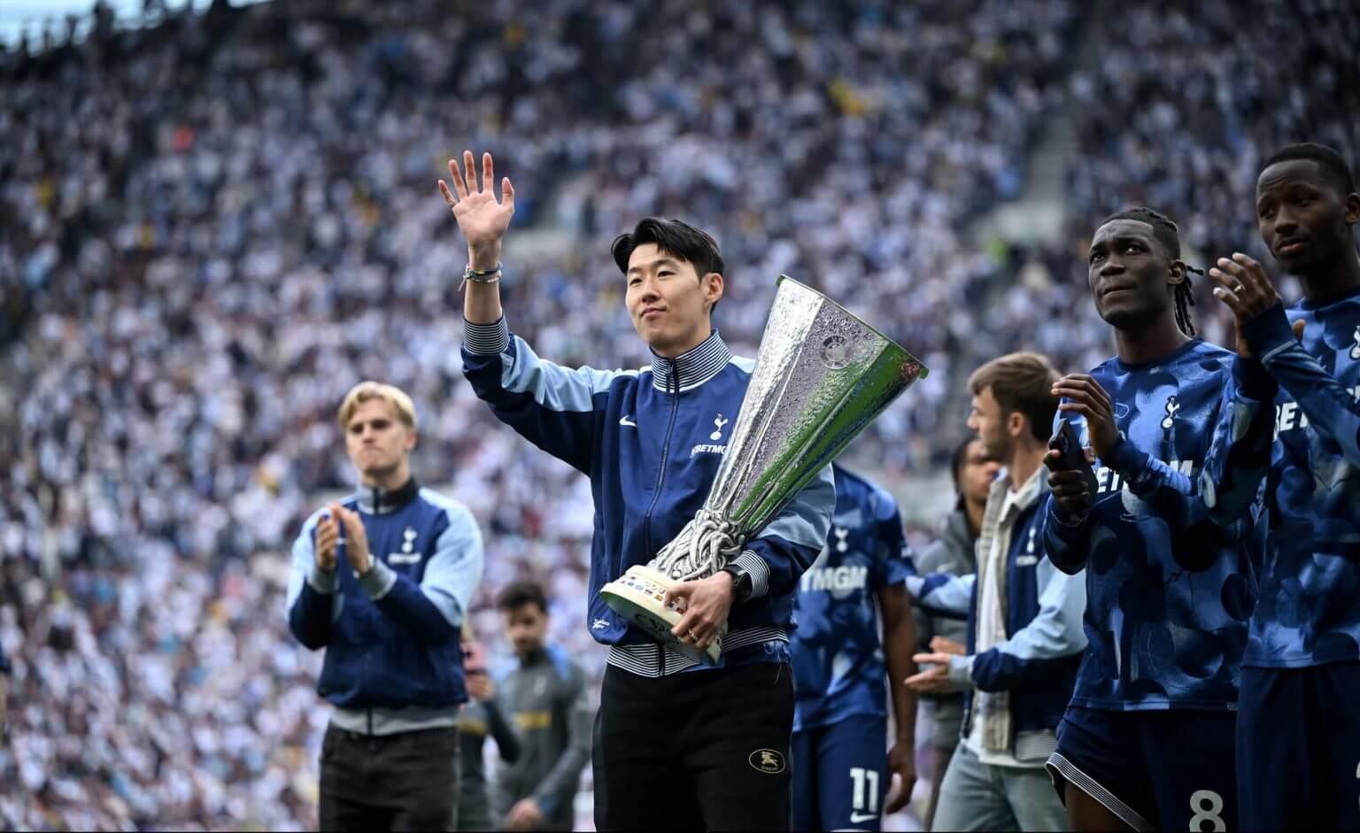 TA: Mười năm sự nghiệp đã khép lại một cách viên mãn. Son Heung-min là Tottenham, và Tottenham là Son Heung-min.