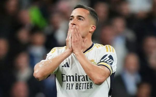 Truyền thông Thổ Nhĩ Kỳ: Lời đề nghị gia hạn hợp đồng một năm của Besiktas với Vazquez đã bị từ chối và cầu thủ này hy vọng sẽ gia hạn hợp đồng