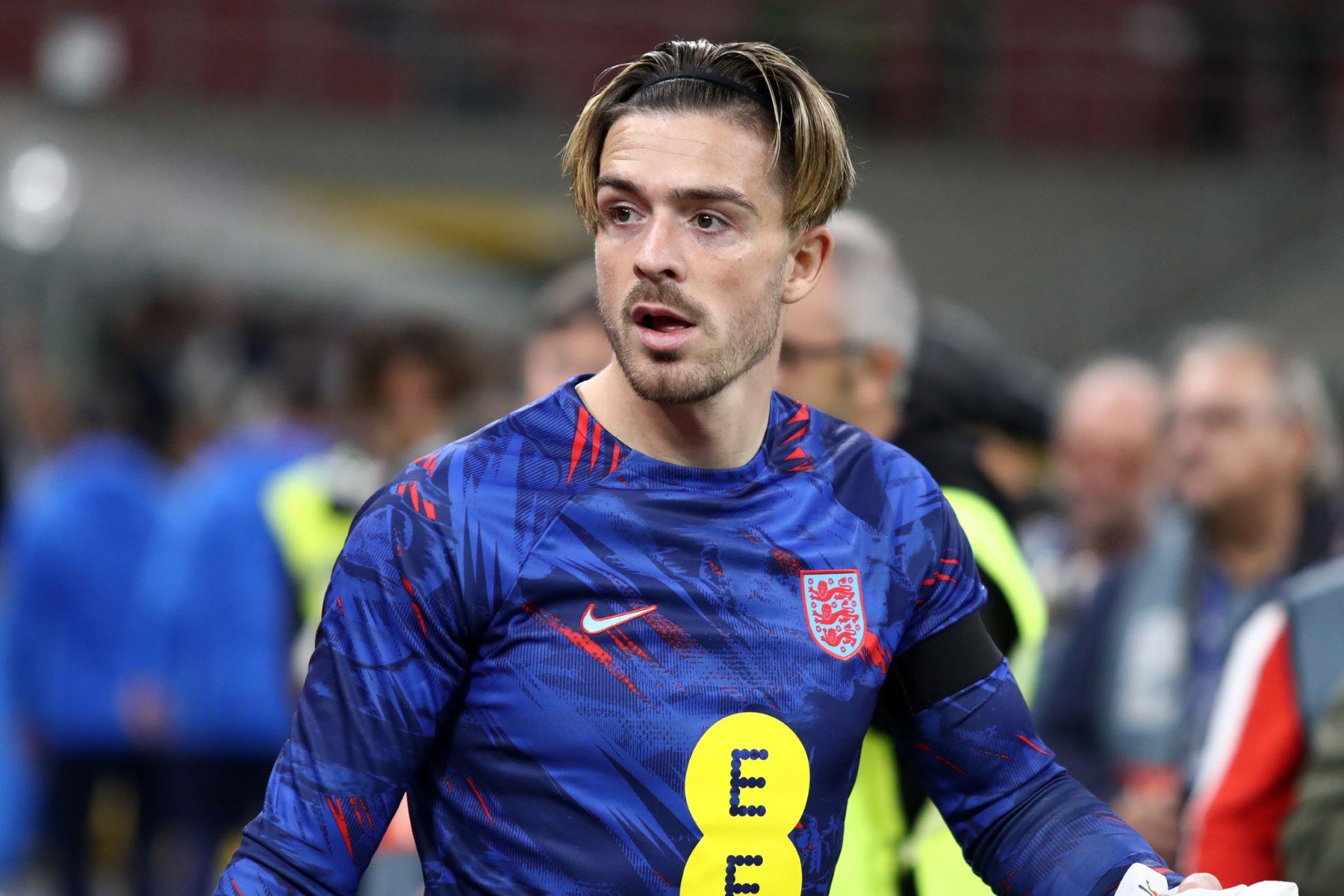 Phóng viên: Grealish sẽ mặc áo số 18 của Everton để tưởng nhớ Rooney và Gascoigne