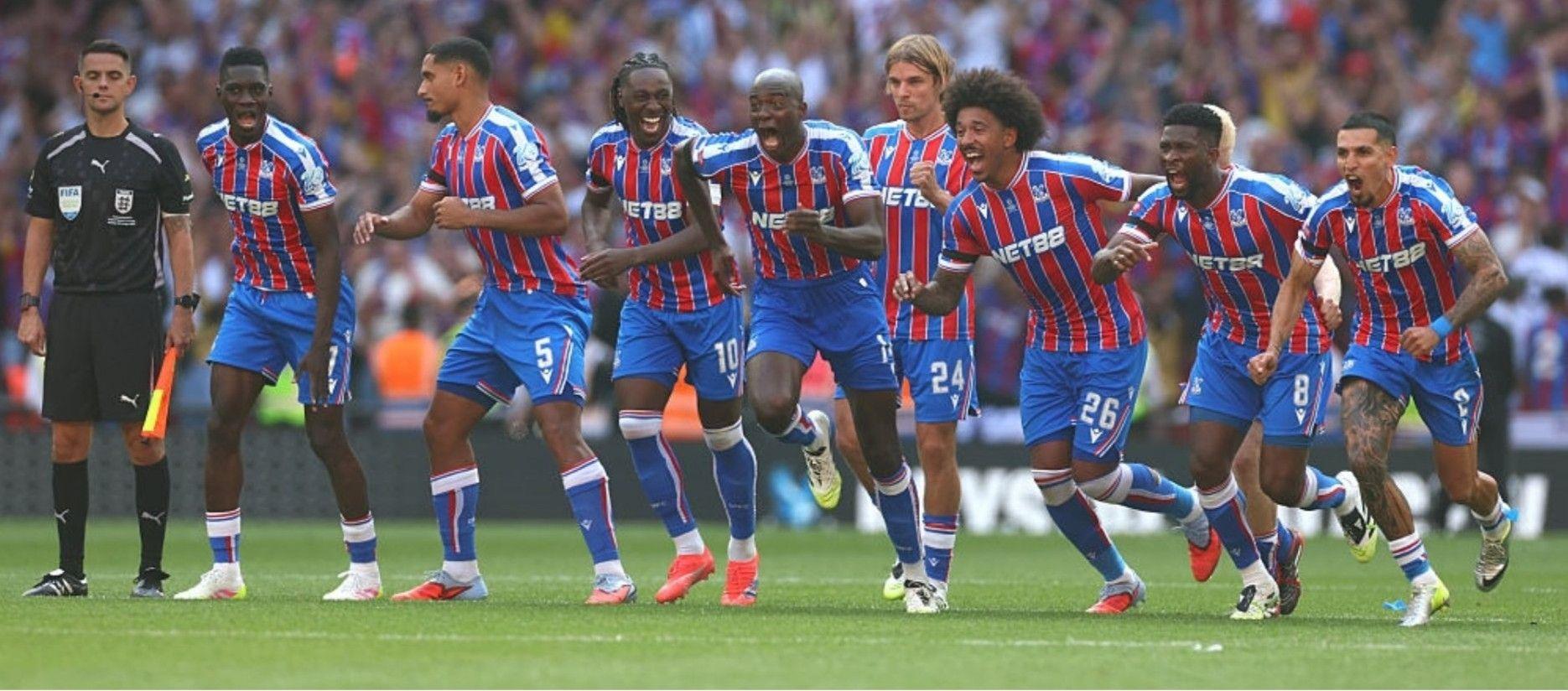 Thật trùng hợp! Các nhà vô địch Community Shield trong ba năm qua đều là đội để thủng lưới trước, và tất cả đều giành chiến thắng trên chấm luân lưu.