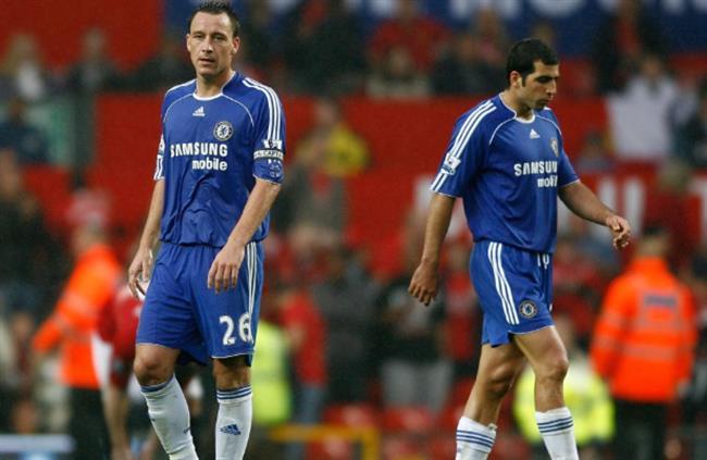 John Terry và Tal Ben Haim trong màu áo Chelsea. John Terry va Tal Ben Haim trong mau ao Chelsea.