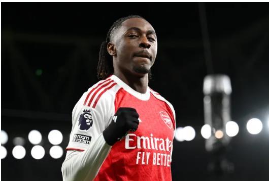 Theo Walcott lo lắng cho Martin Odegaard